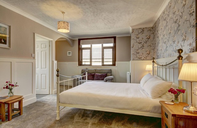 Exmoor House - Guest House