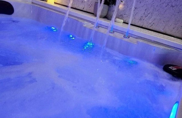 Exotic Jacuzzi Apartment