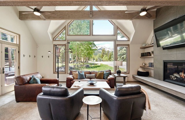 ⭐️ ExpansiveHome Ski-in/Out via BurroTrl HotTub Views Pet Friendly FreeWNTRShutl