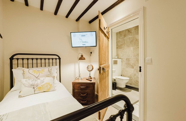 Experience boutique comfort above The Powell pub in Birchington. Stylish en-suite rooms, luxury touches, and a vibrant pub below—perfect for business, couples, or families. Book your coastal escape today!