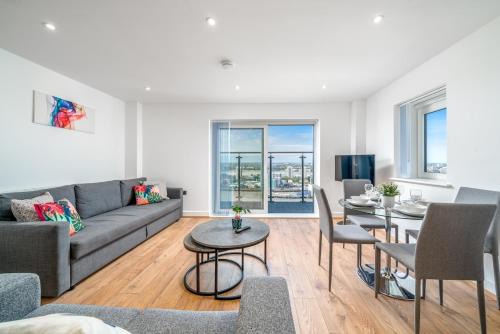 Exquisite 2bed Apt with Parking Near 02 Arena