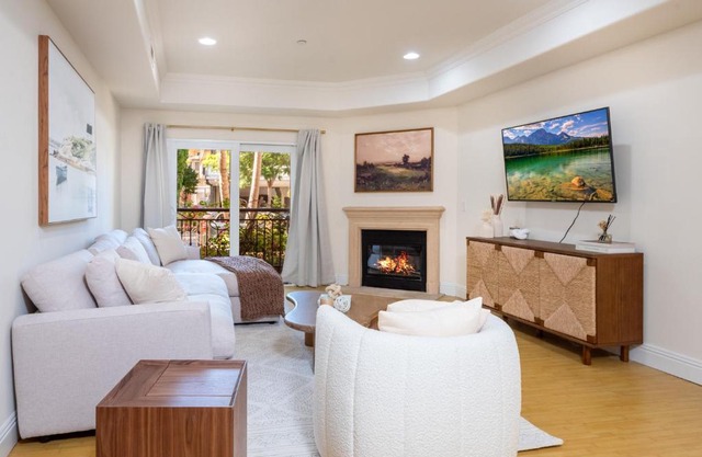 Exquisite Modern 2BR Apt in Prime Location!