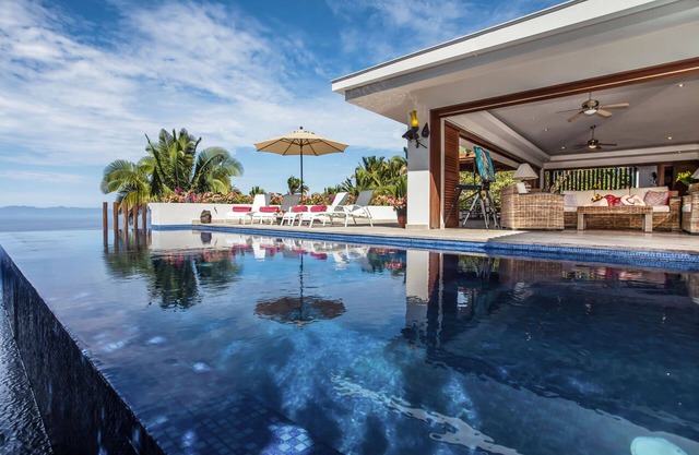 Exquisite villa, Majestic Views, Ideal for Families, Friends & Reunions