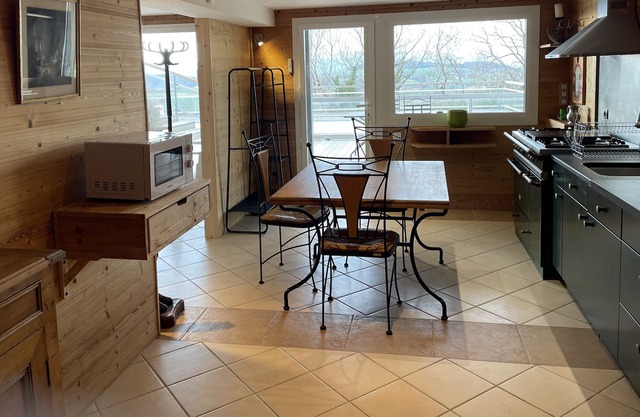 F1 apartment 10 minutes from the city in the countryside