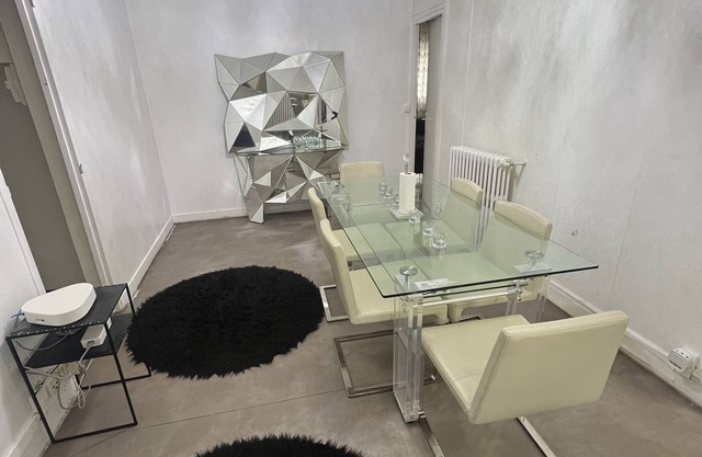 F3 à 15min des Champs-élysées