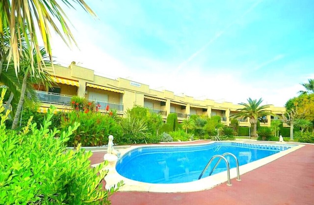 F3 & SOLARIUM, Pool & Garden, BEACH. PORTAVENTURA 6 Km, BARCELONA 100 Km