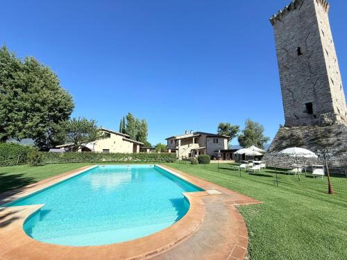 Fab villa with fenced pool, huge grounds, meditation park, child activity park