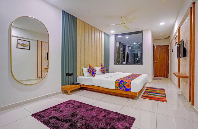 FabHotel Royal Manor - at Hospital Chowk
