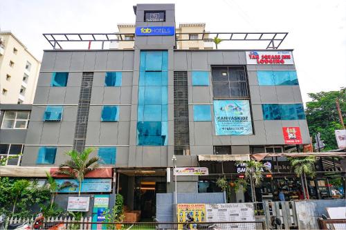 FabHotel Tan Square - Nr Eon IT Park
