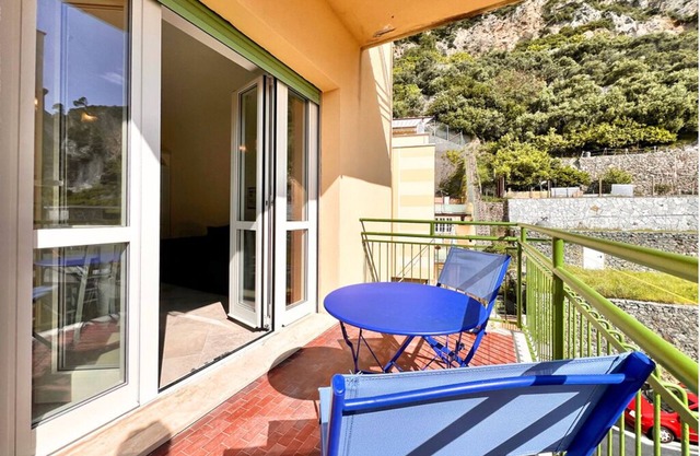 Fabulous 2-bedroom apartment with AC and heating in Varigotti, Italy