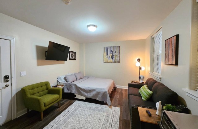 Fabulous Stay at the Historic Inman - 203