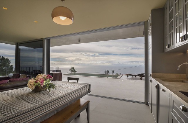 Fabulous villa, quiet, magnificent panoramic views over the coast and the sea