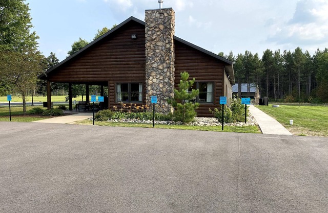 Fairway Lodge-Rome Away From Home- 5 minutes to Sand Valley