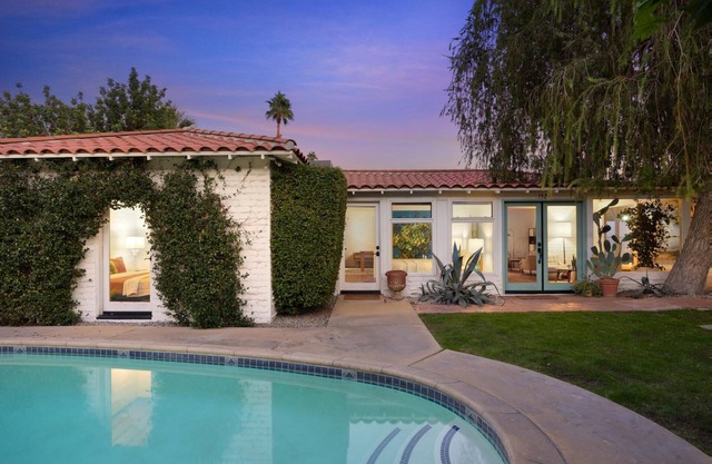 Fall Availability! A Charming Bungalow with Private Pool and Green Space!