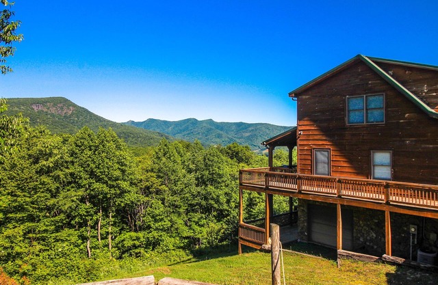 Fall Colors + Cozy Cabins = Your Perfect October Retreat @ Rest Assured