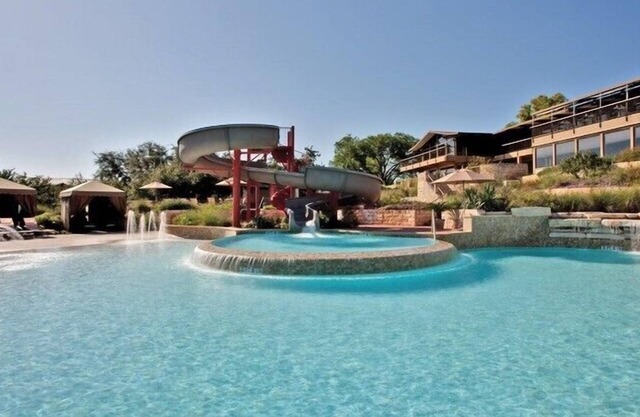 Fall Flash Fifteen*I Above Lakeway CoveI Lake TravisI Resort Pool Privileges