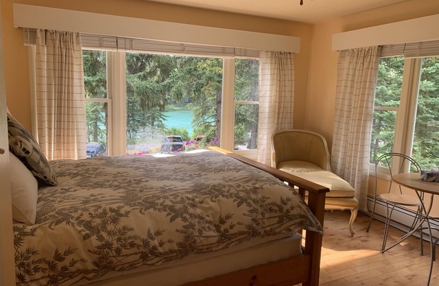 Fall Salenluxury, in the Rockies, Private, Corporate or Family Retreat