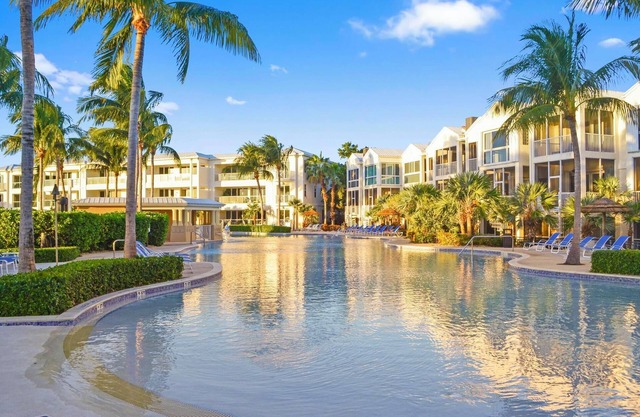 Fall & Winter Deals 4BR/4BA Mariner’s Club Retreat — Spring Dates Open!
