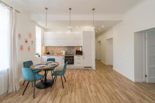 Families & Groups 3 Bedrooms Free Parking