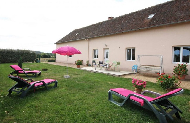 Family cottage in Perche Park with garden and fireplace