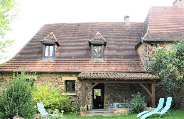 Family cottage with pool, air conditioning, pet-friendly near Belvès
