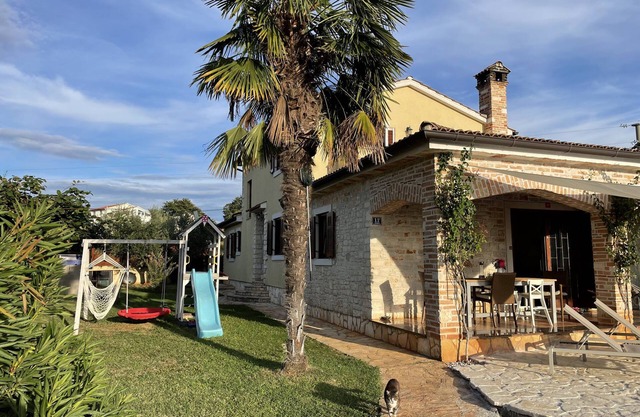 Family-friendly vacation home in a quiet location not far from Porec