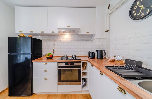 Family Friendly Apartment With Parking