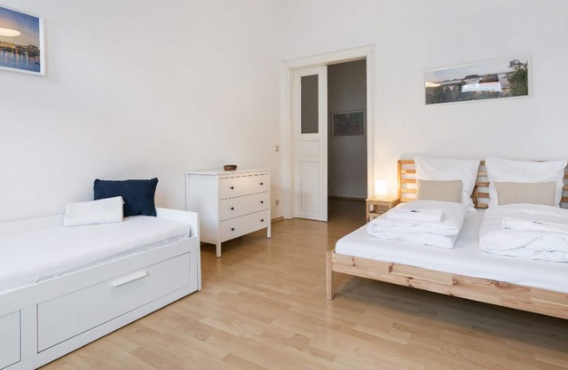 Family-friendly bright spacious apartment right on the trendy district