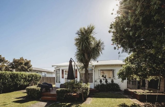 Family-Friendly Bungalow in Fitzroy Village