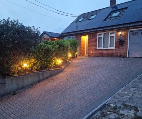 Family-Friendly Bungalow near Salisbury