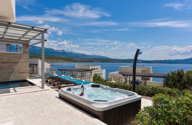 Family friendly house with a swimming pool Posedarje, Novigrad (K-24091)