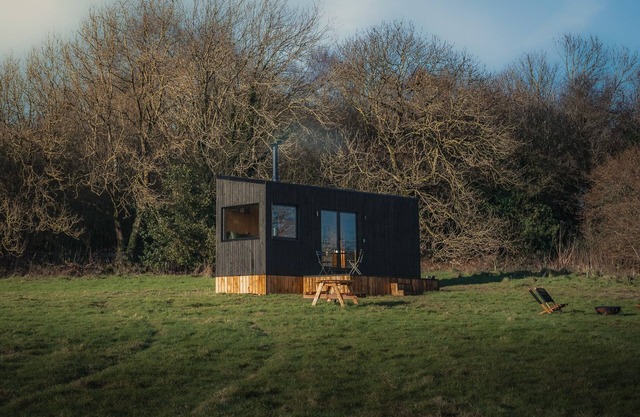 Family Friendly Off-Grid Cabin In North Wales