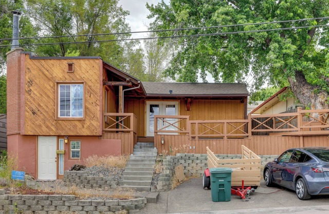 Family-Friendly Pendleton Vacation Rental w/ Deck!
