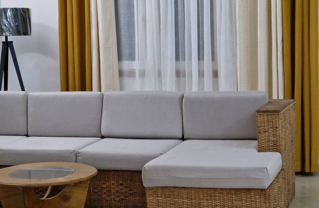 Family friendly place not far from airport and close to main shops and bank