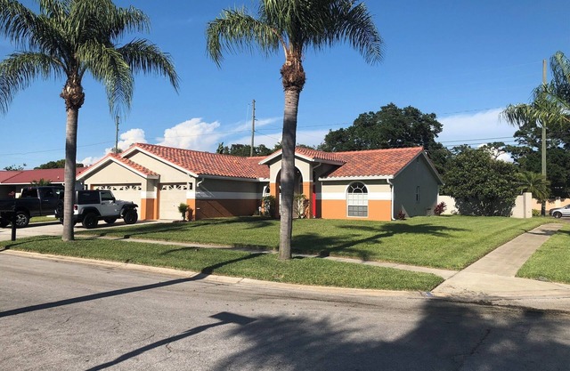 Family home 5Min HONEYMOON ISLAND 20Min CLEARWATER BEACH BOAT friendly property