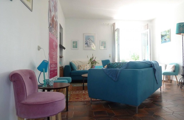 Family home with garden and pets allowed in Barrais-Bussolles