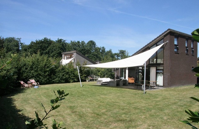 Family house, bright, 700m garden, close to Sea and forrest and dunes