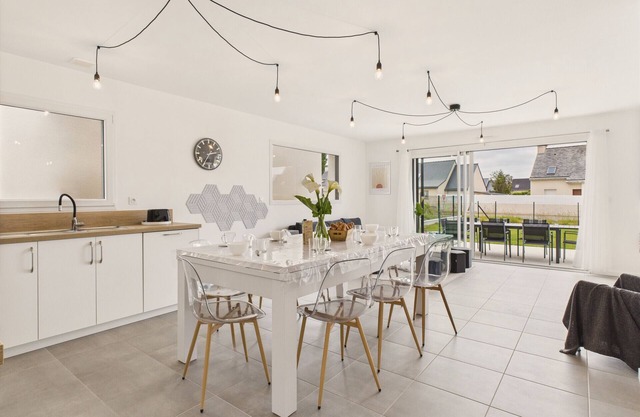 Family house for 10 in Fréhel with garden