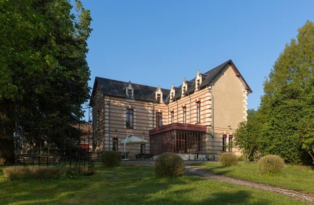 Family house with 6 rooms