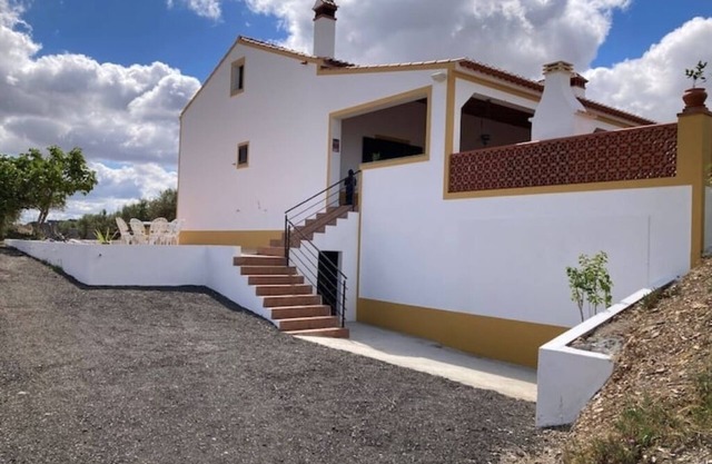 Family house in the countryside with pool. Near Monsaraz and Lake Alqueva