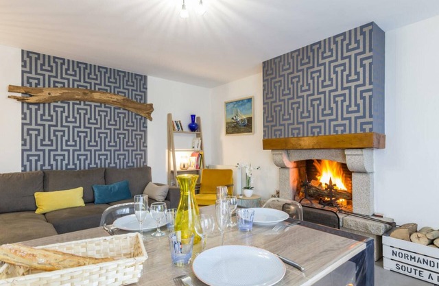 Family house with private garden, terrace, Internet - Granville