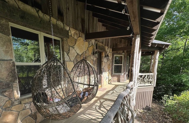 Family Mountain Getaway nestled in the Pisgah Forest