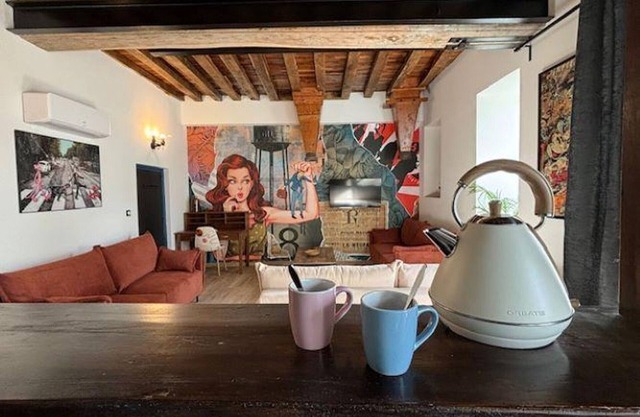 Family pop'art house, unique decor near Vichy