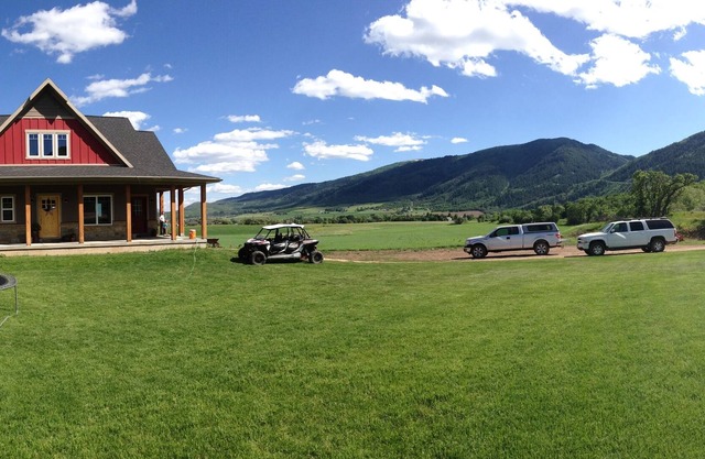 Family Reunion Paradise with room to spare - Sleeps 21+ Close to Ski and Lake