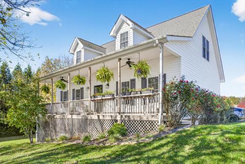 Family stay with Pets, EV Charger, Peloton