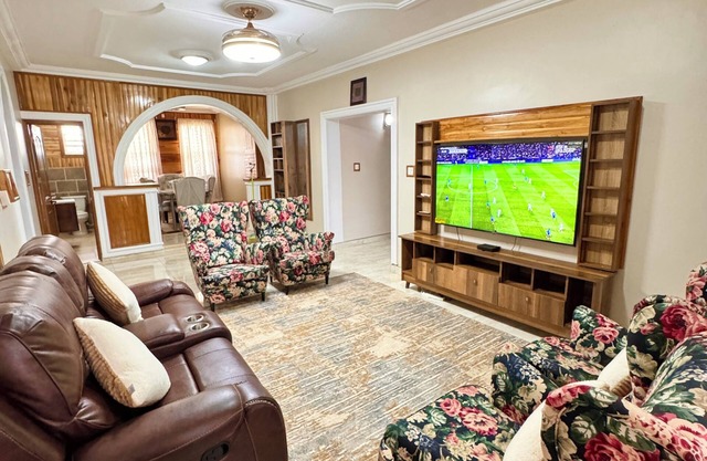 Family styled Luxury 2-bedroom apartment in Accra