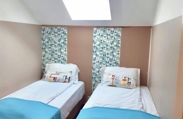 Family vacations! 2 well-decorated units, free parking, near ESF Valberg