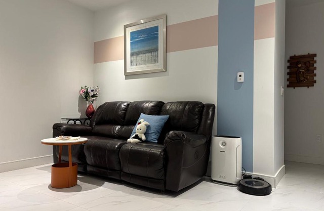 Fancy Family Suite with Parking near UBC