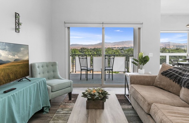 Fantastic 2bed/2bath Penthouse - Downtown Boise location, AMAZING mountain views