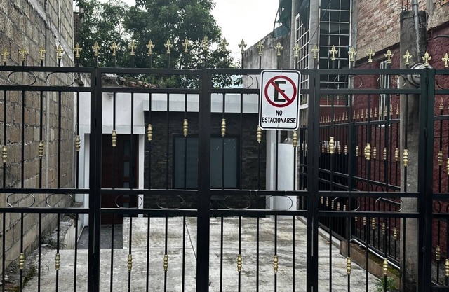 Fantastic Custom Built 2-bedroom house with WiFi in charming Compostela